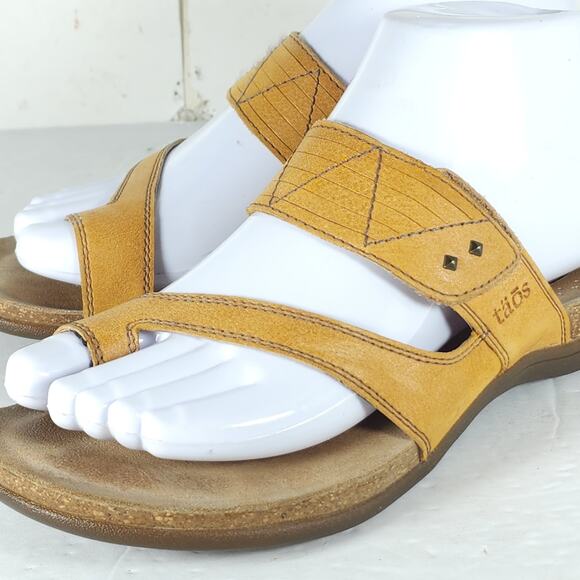 Taos Women’s Zon US6 Wheat Leather Toe Loop Flat Thong Sandals Shoes - Picture 15 of 16